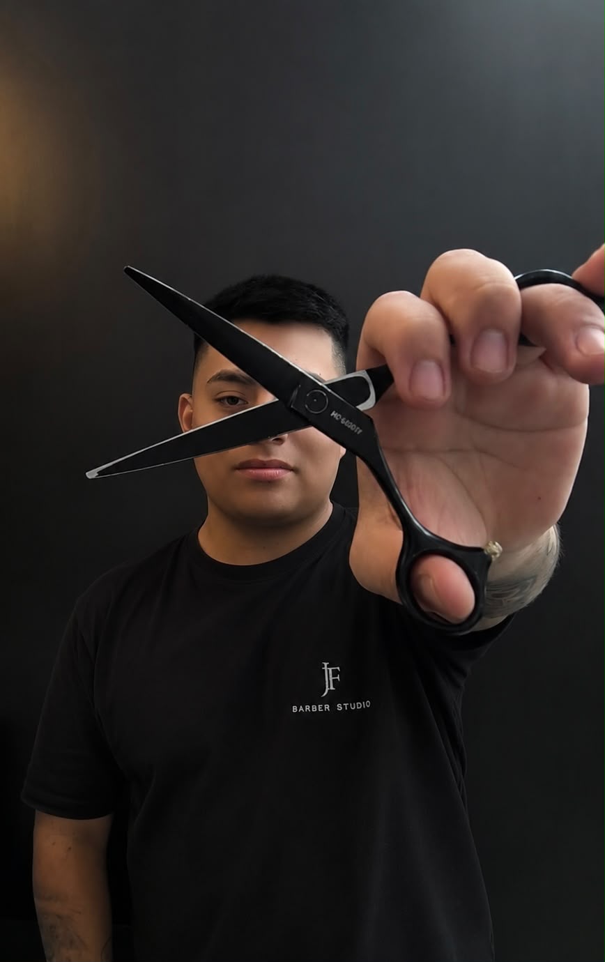 Alexander — Barbero de JF Barber Studio